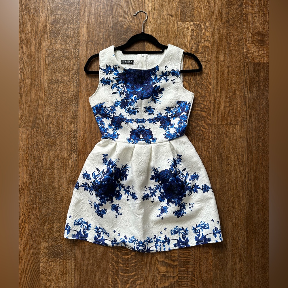 Elegant Blue Floral Dress
